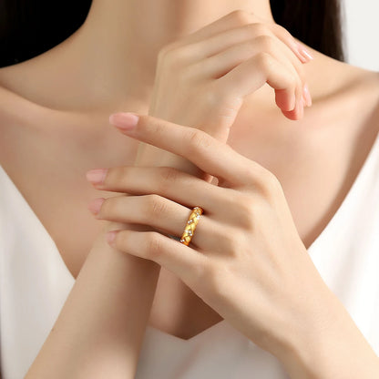 100% Real 18k Gold Wedding Ring for Women featuring a certified moissanite diamond known for its exceptional brilliance and durability