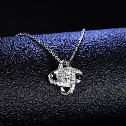 Luxury White Gold Pendant Necklace with 1 Carat Moissanite Diamond, Featuring Four-Leaf Clover and Windmill Design on a Delicate Clavicle Chain – Elegant Women's Fashion Jewelry